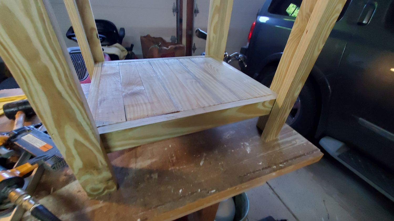 Bee Table 